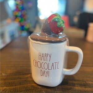 NEW Rae Dunn HAPPY CHOCOLATE DAY with Topper Mug